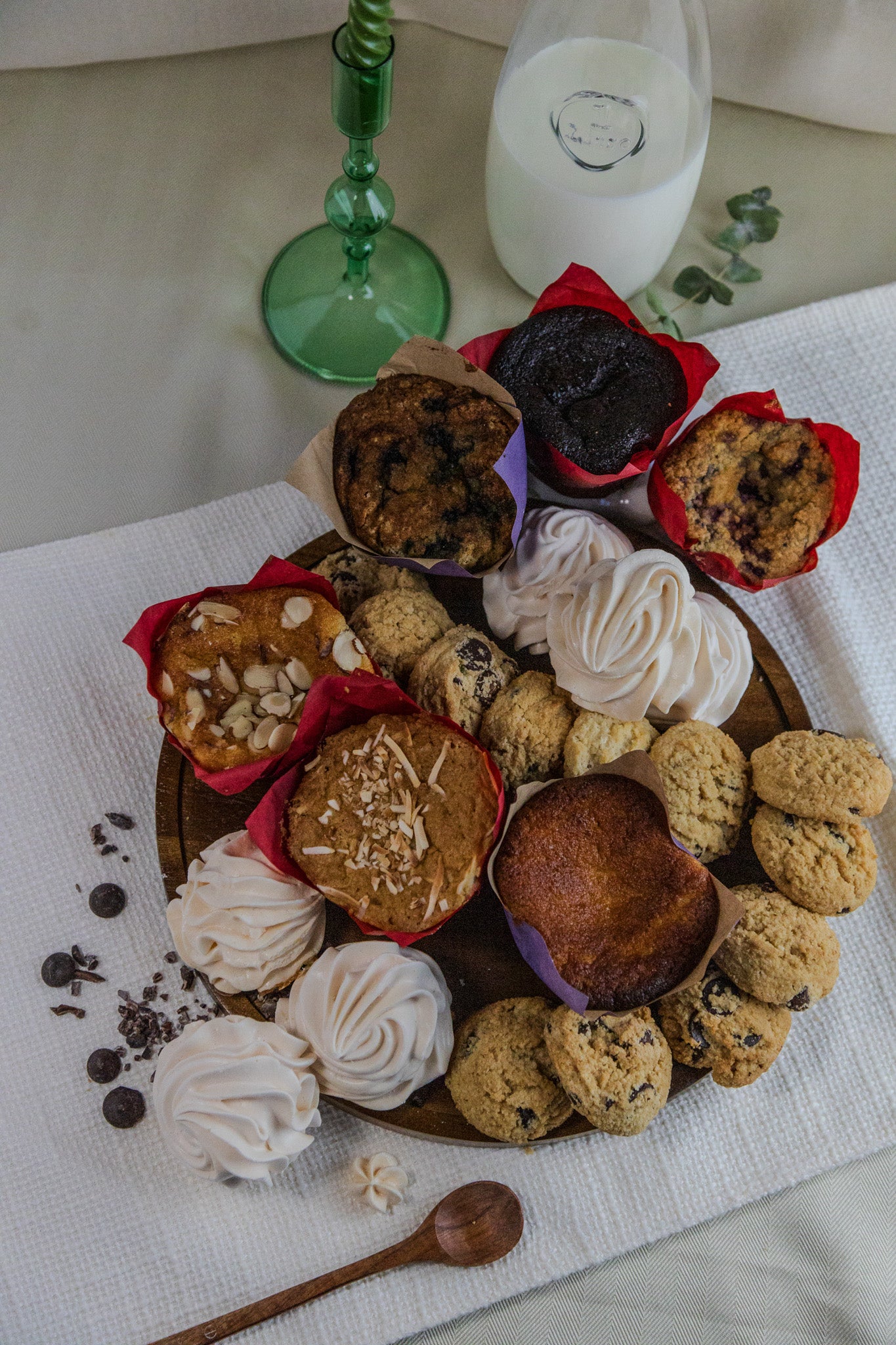 M Combo Gift Box β Muffins, Cookies & Meringue (#106)