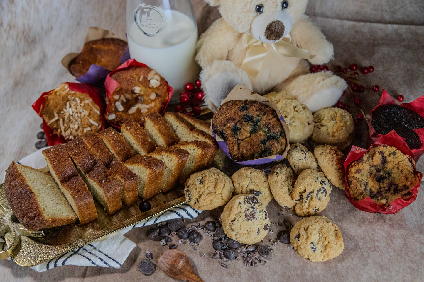 M Combo Gift Box β Muffins, Cookies, Cake & Cuddles (#208)