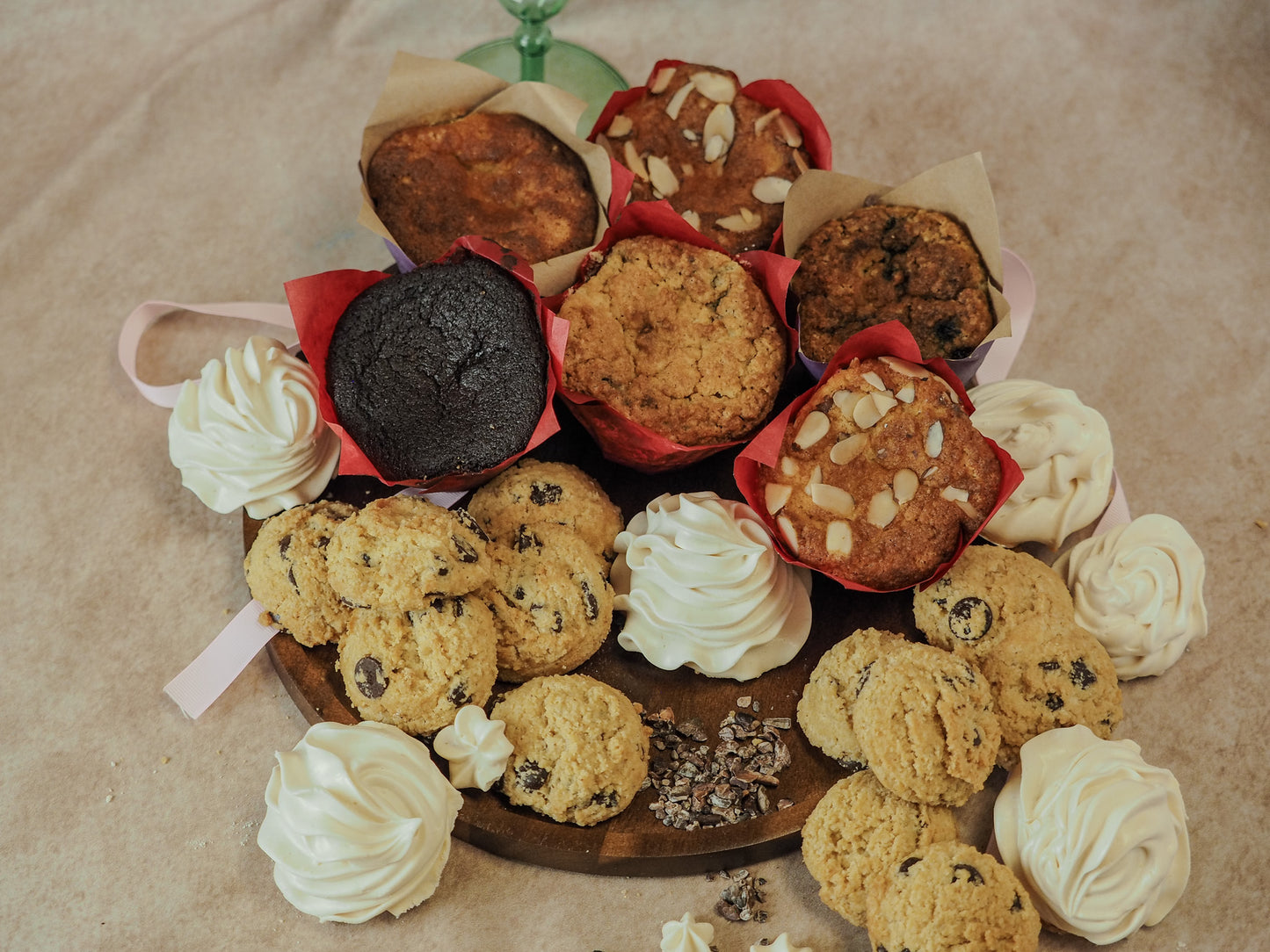 M Combo Gift Box – Muffins, Cookies & Meringue (#106)