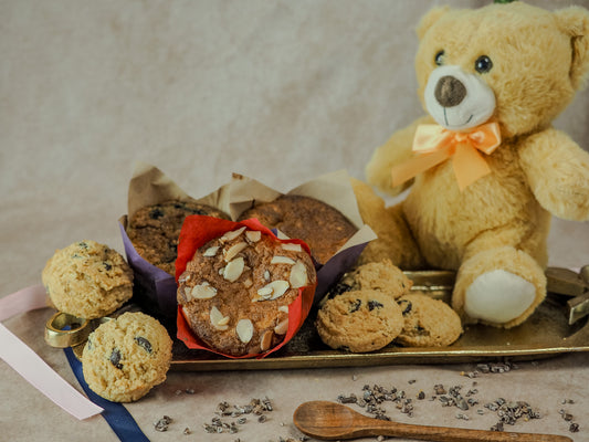 M Combo Gift Box – Muffins, Cookies & Cuddles (#204)