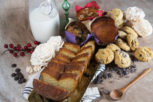 L Combo Gift Box – Muffins, Cookies, Meringue & Cake (#109)